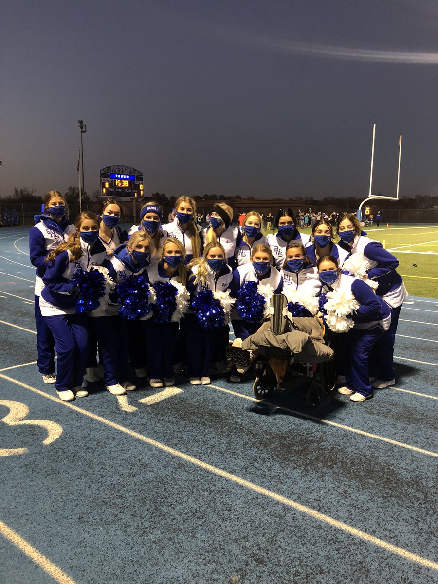 BenningtonCheer's tweet photo. Great win tonight @Badger_FB https://t.co/dASUuPYchm