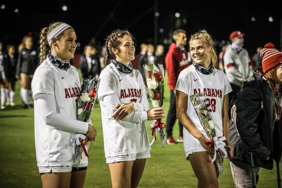 AlabamaSoccer's tweet photo. Senior Night Scenes. 🎞️

📸: https://t.co/laJbYbzIo5

#RollTide https://t.co/UTfXIe1UBV