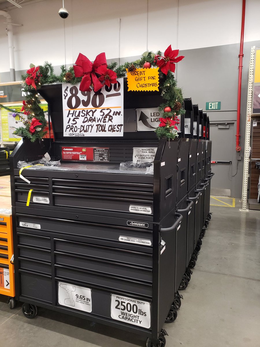 DepotGv's tweet photo. HB6963 always ready to provide customers with great options for toolboxes! Thank you team D25 and being excited for the holiday season!! @downeypackerfan @RoyStrait @TommyZecena_THD @MelinaKalhor @Nwill4life @Steven_Mousseau @GaryLister9 https://t.co/oE1T069WGa