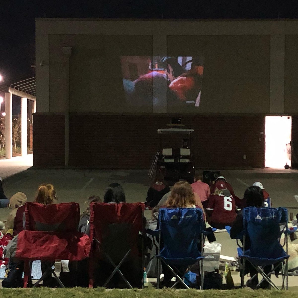 OU_Rowing's tweet photo. Movie Night at the RTC: Hocus Pocus Edition 🎃 Happy Halloween! #RowU https://t.co/d3EJ4Ytc81