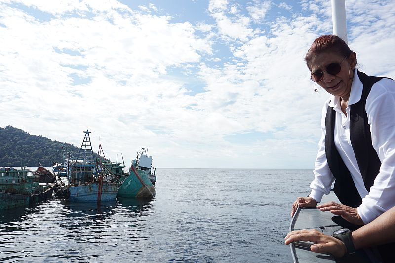 Indonesia, telah meratifikasi UNCLOS tahun 2014, setelah mengeluarkan Undang-Undang Nomor 32 Tahun 2014 tentang Kelautan.5 tahun yang lalu peristiwa pelanggaran dan pencurian ikan sudah sangat jarang terjadi sejak Susi Pudjiastuti diangkat menjadi menteri perikanan.