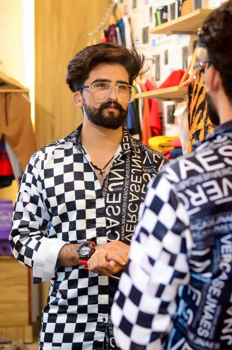 amitchhaniwala's tweet photo. समेट लो ना आग़ोश में आईना हूँ फितरत से टूटा जो , बिखर जाऊँगा
Clothes by @pinch.fashion
Edit by @guruyogi9404
#amitchhaniwala #ramfal #pinchfashion #instafashion #photography #photoshot #fashion #India #style #hairstyles #simple #amit #Tweet https://t.co/1NDZPe5ick