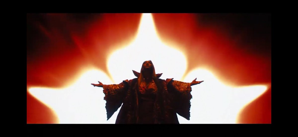 Minniepark58's tweet photo. #CL_HWA @chaelinCL Wowowowowow..!! This was an amazing song..!! What a music video..!! Loved it Queen..!! This was the best one..!!😍 #QueenCL #CL_HWAx5STAR #CL https://t.co/qFz5WxScoI