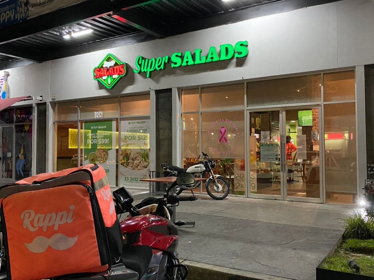 Por eso hubo tiempo de anticipación. El hecho de que el transporte público termine a las 8:59 p. m. y no a las 8 como inicialmente se había planteado no significa que a esa hora deban salir todos del trabajo y la gran mayoría no tiene la culpa, esa es la realidad.