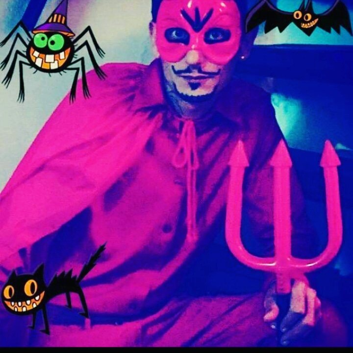 sebasconectado's tweet image. Feliz Halloween 🕸️🕸️🕷️🕷️😈😈