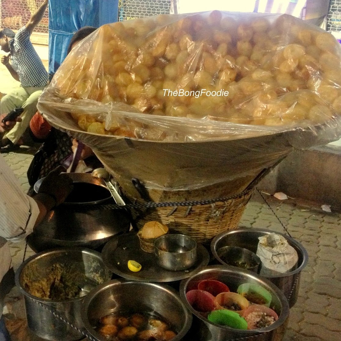And then finally comes on of the most famous street foods of Kolkata - phuchka(panipuri)!!!!