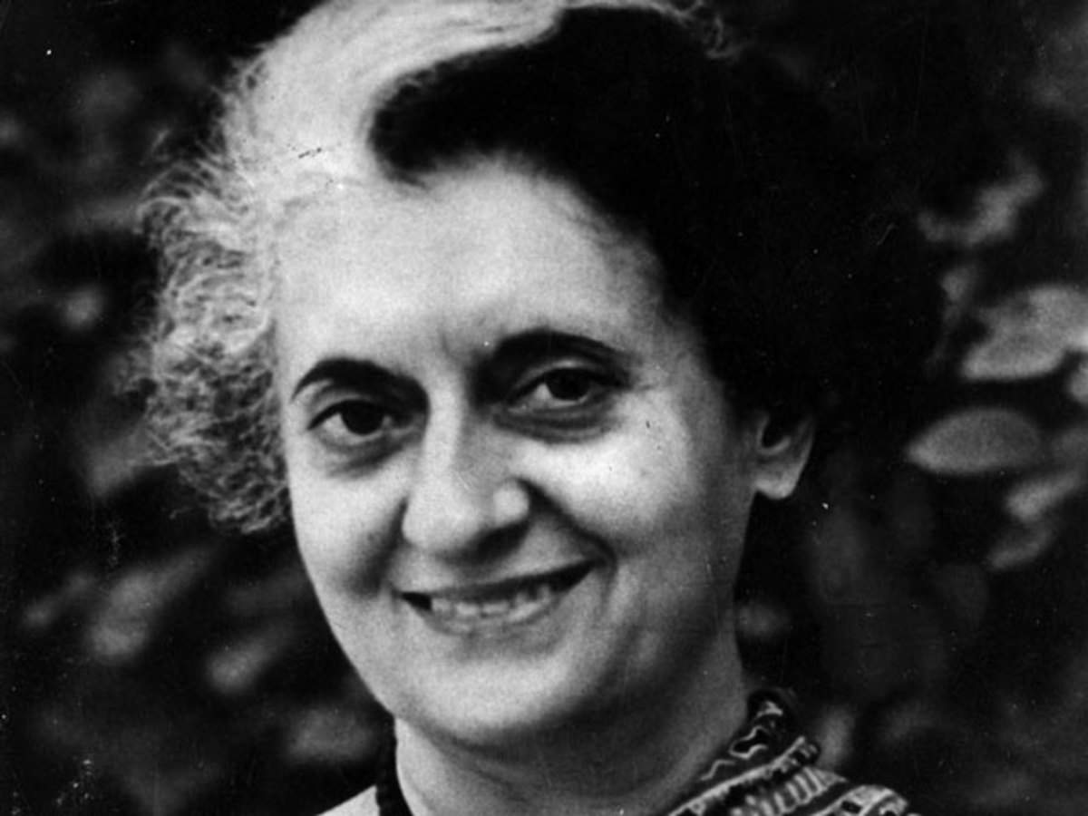 Indira Priyadarshini Gandhi muere el 31 de octubre de 1984 en Nueva Delhi. Política India. Fue primera ministra de India entre 1966-1977 y nuevamente desde 1980 hasta su muerte en 1984.