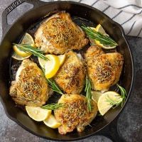 CookGlobal's tweet image. Lemon Rosemary Chicken Thighs from @theblondecook make a deliciously easy, satisfying main 😋buff.ly/31WRh8y via @junedarville theblondcook.com/lemon-rosemary…