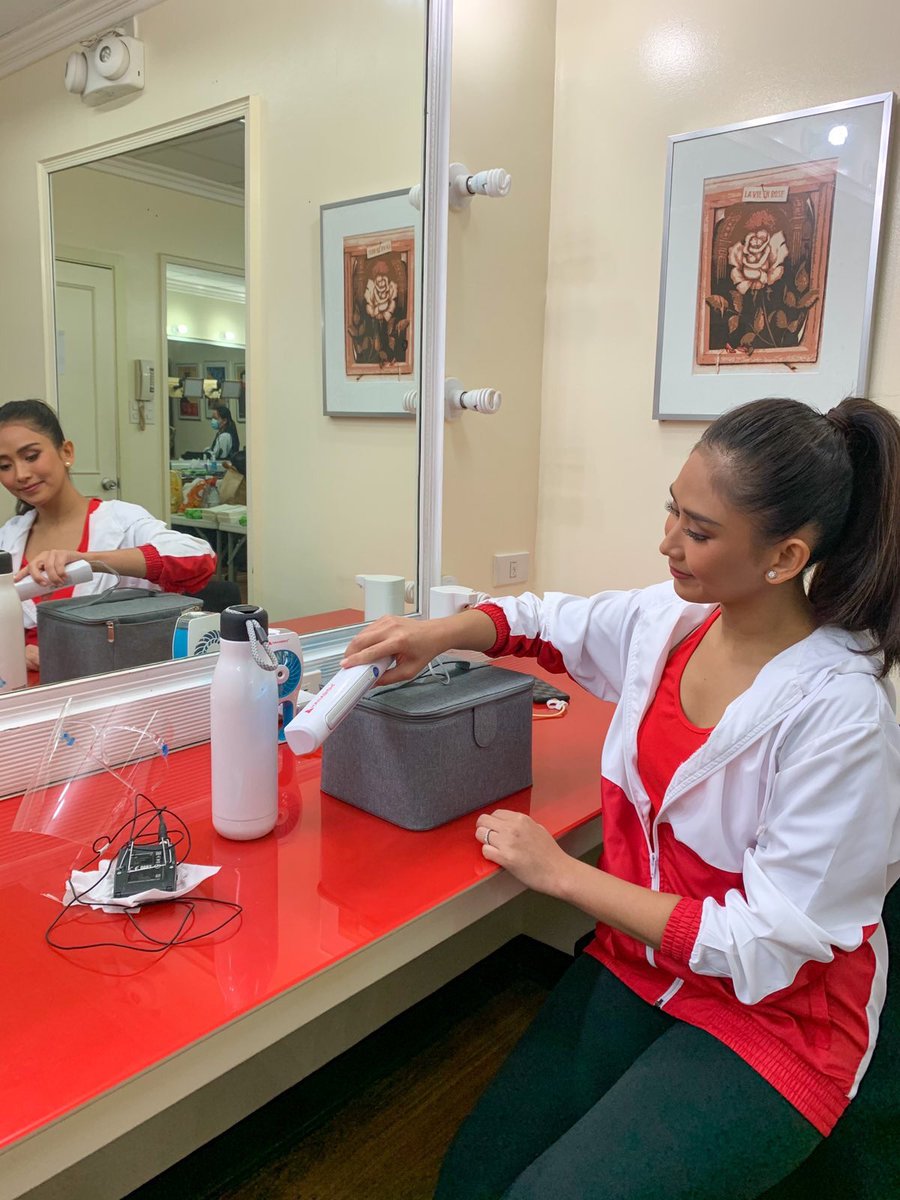 JustSarahG's tweet photo. Safety first! Lagi kong gamit to sterilize my personal things ang Hanabishi UVC Sterilization wand at bag. With just a click, kahit papano ay panatag ako. Try mo na rin ito, Kapartner! https://t.co/cKkUu8mjix