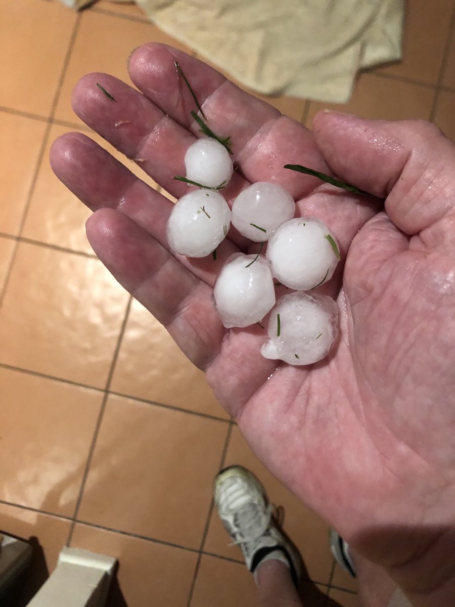 ht2003's tweet image. This afternoon at Surfers