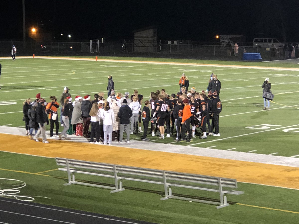WilliamsEmy's tweet photo. This right here is the true meaning of #solonstrong!  Solon XC teams got done running at State, Girls 5th &amp; Boys 2nd!  @FootballSolon are onto the next round in the playoffs!  Both the football team and XC teams are proud and supporting each other!  Proud to be a Spartan! https://t.co/9QhRBt7Ybc