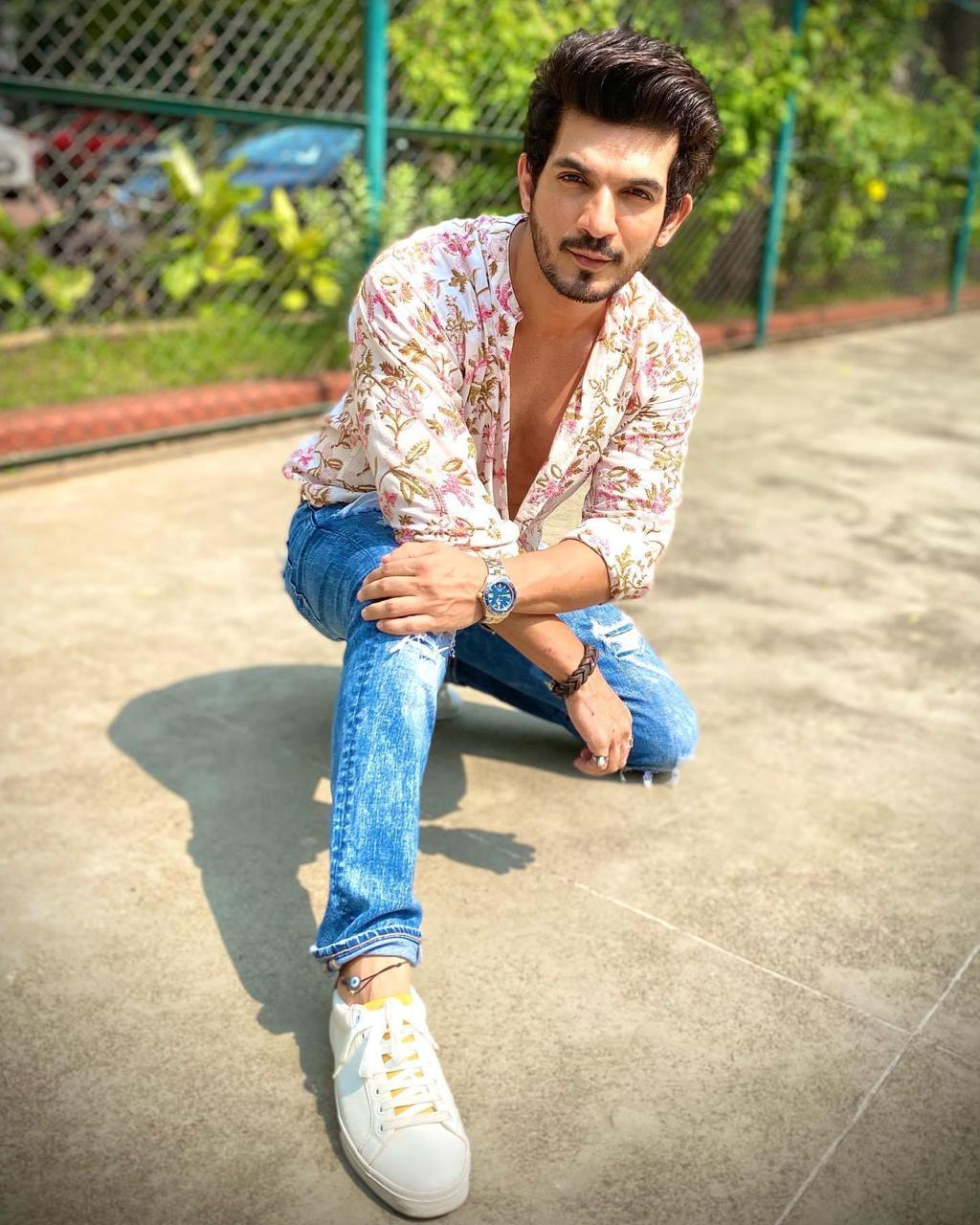 Here,Wishing A Very Very Happy Birthday To  Arjun Bijlani. Have A Wonderful Birthday.  