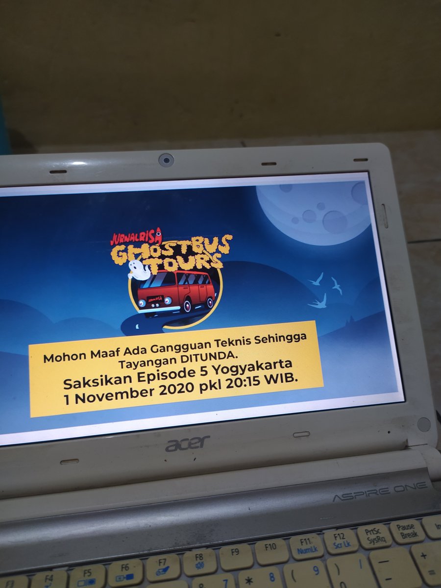 sintyung's tweet photo. #jurnalrisa
Sampe nangis gua kira punya gua yang error ternyata emang error dr sononya.. Agak kecewa sih.. Kirain tuh bakal live beneran gitu 😭 https://t.co/P09UjLNdhA