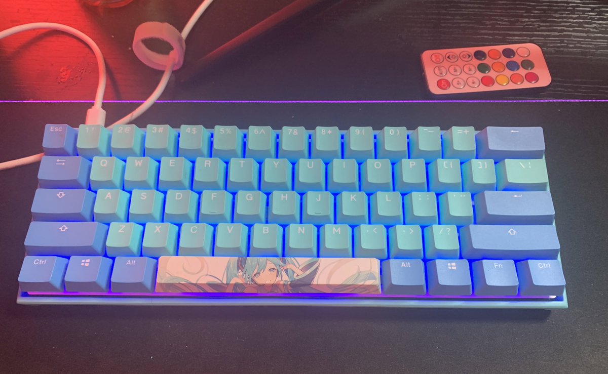 まめちゃん Apex ダッキーのキーボード使ってる人でアンダーバーの出し方わかる人いますか