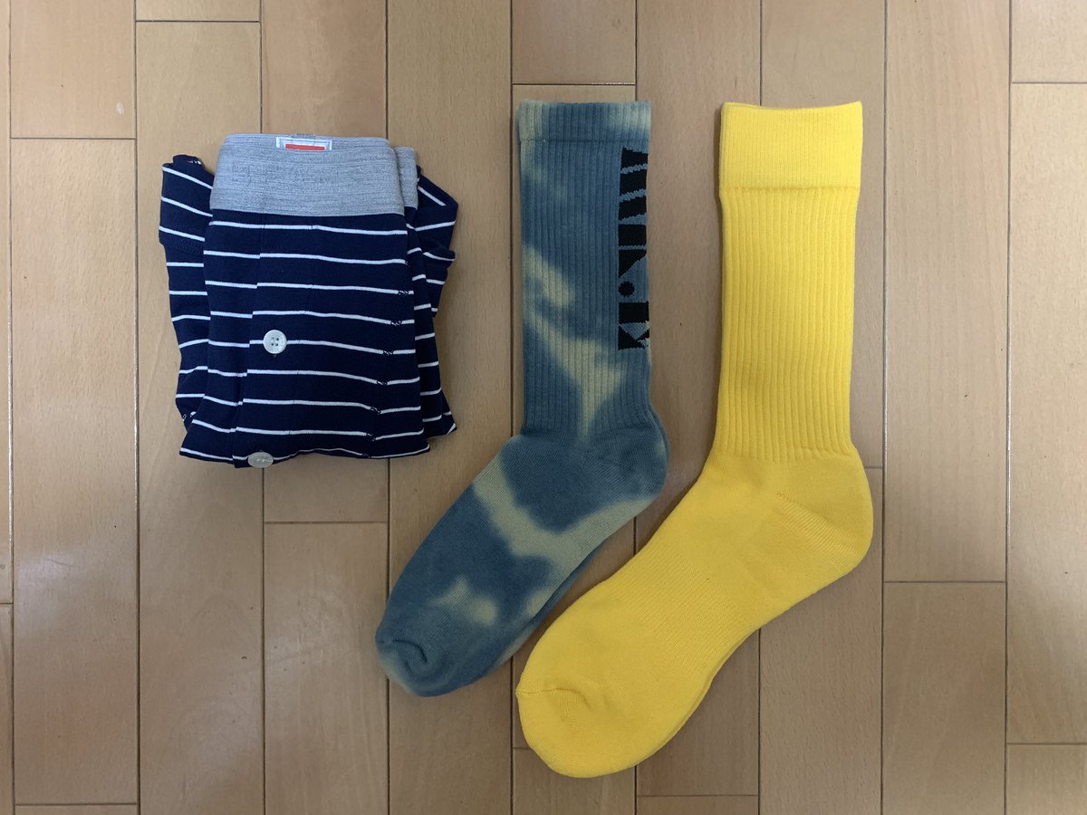 Miki デザインとイラスト 靴下おしゃれさん 素敵ですー Happysocksもおすすめです T Co I3jpu6dj