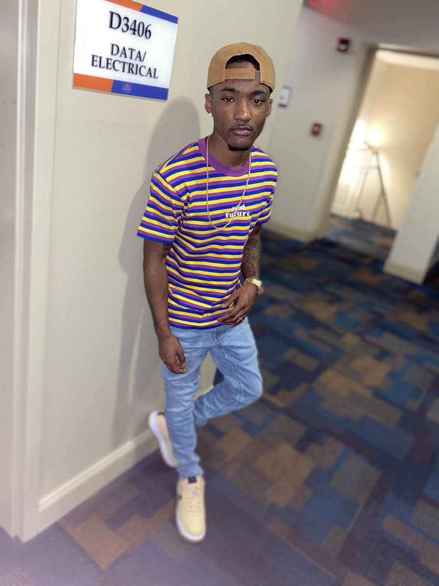 PTCReeko's tweet photo. This purple aint for PFK 💜 Forever rep #ForeverJay https://t.co/UjDB3JFKB5