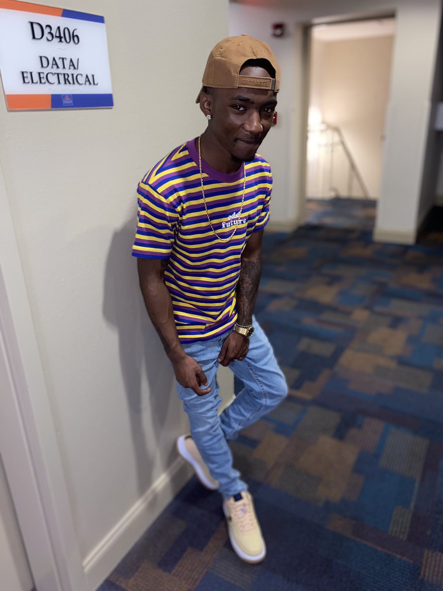 PTCReeko's tweet photo. This purple aint for PFK 💜 Forever rep #ForeverJay https://t.co/UjDB3JFKB5