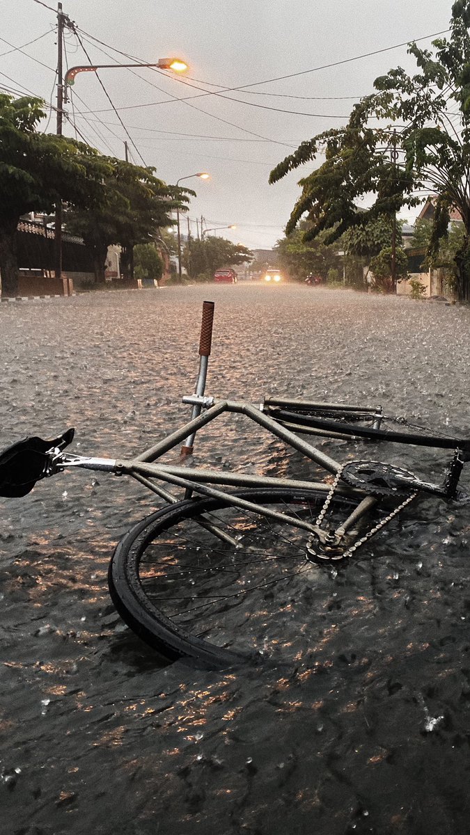 <a href="/karfianda/">karfianda</a> <a href="/PIAScycles/">PIAS Cycles</a> <a href="/andiraa/">andirdor</a> Happy 10th anniversary pias, thanks for deliver my best ride ever written ! <a href="/PIAScycles/">PIAS Cycles</a>