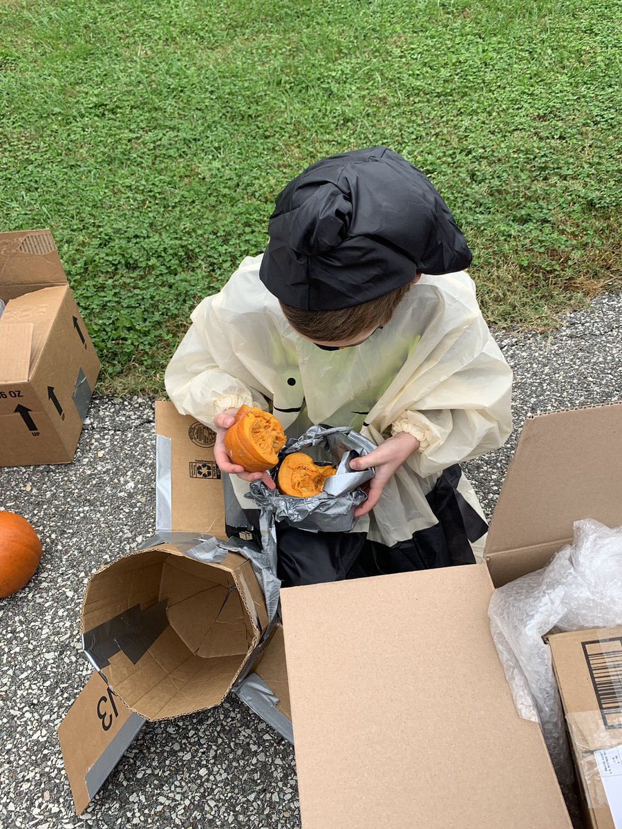 MiltonElementa1's tweet photo. Round 2 of our Pumpkin drop brought about some amazing successes and a few opportunities to go back to the drawing board. #Engineering @cabellschools @WVeducation #beawesome https://t.co/PLO0PpFazH