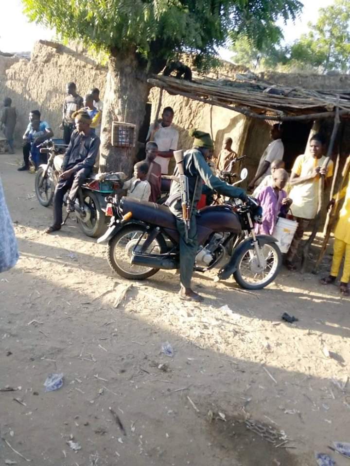 This is zamfara not somalia 
Please @MBuhari intervene in this situation 
#Zamfara #1492LandBackLane #1Touch4Nana #29EkimCumhiyetBayramı