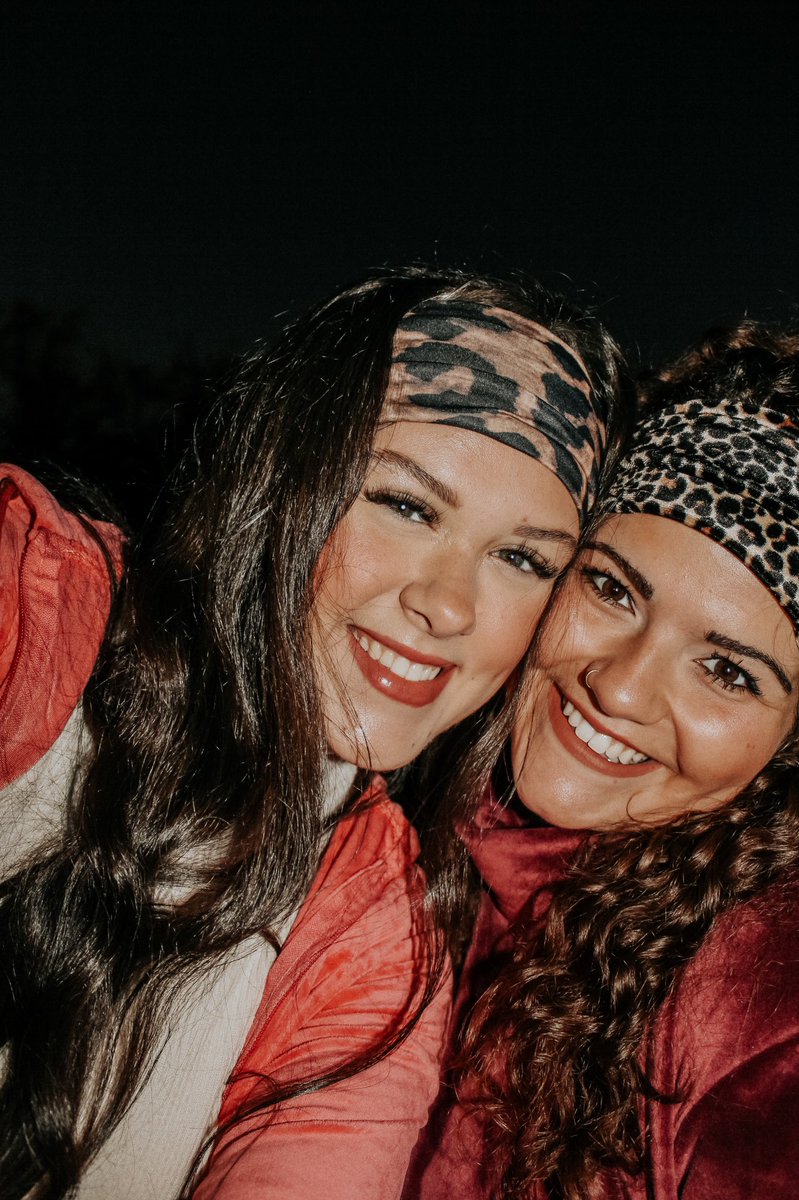 atmcdonald13's tweet photo. amigas, cheetahs, friends for life🌟 https://t.co/pIi12c850A