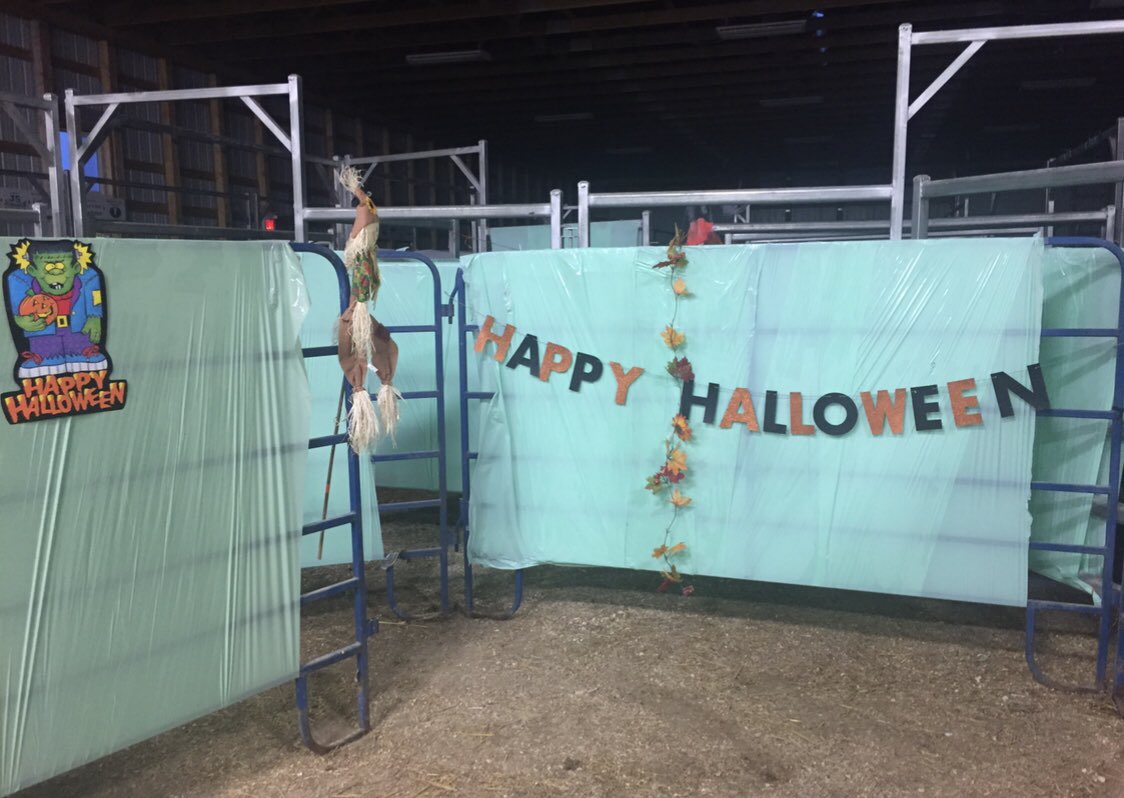 Be safe out the boys and girls #halloween #ghosts #goblins