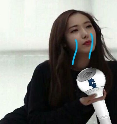 bunneade's tweet photo. Buddies, si alguien tiene más links, ¿Me los podría pasar? Por si se cae la trasmisión que veré :(
#GFRIEND_CON
#GFRIEND
#GFRIENDConcert #G_CON https://t.co/uz8oqhNBCY
