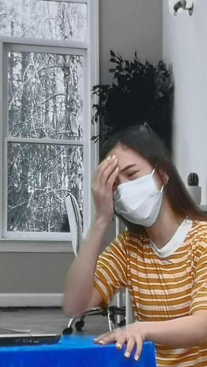 codexplorer88's tweet photo. Baligtad po ba ung face mask? #ShowtimeMagpasikat2020 https://t.co/tH5NuwBECr