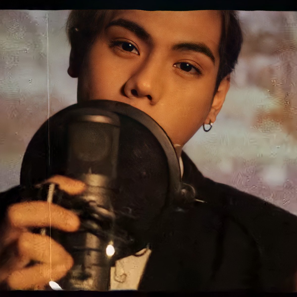 Polaruss_ofc's tweet photo. [311020]

1st One - Hold On MV is out!
Here some photos for Joker from the MV. 

Let's stream For One and reach our goal.
🔗https://t.co/dMMILR8QXF

#1stOneHoldOn
@1stoneOfficial #1STONE #ForOne
#1stOneJOKER #1stOneALPHA #1stOneACE #1stOneJAYSON #1stOneJ #1stOneMAX https://t.co/4HBPaOPLWw