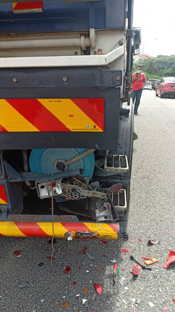 Info Kemalangan Bencana Malaysia On Twitter 31 Oktober 2020 Kuala Lumpur Kemalangan Maut Melibatkan Motor Melanggar Belakang Lori Di Sentul Link Menghala Ke Lebuhraya Mahameru Sekitar Jam 12 45 Tengahari Tadi Https T Co 7kfvvlguwg