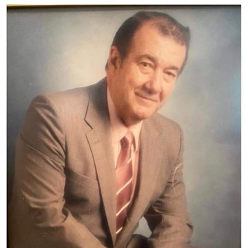 . @realDonaldTrump, OBGYN Dr. Jorge Vallejo from Hialeah, FL, died from  #COVID. “He fought hard, as he did his whole life, escaping communist Cuba... becoming one of the premiere Doctors in South Florida”. His son, also a doctor, died a month later.  #DocsAreDyingNotLYING