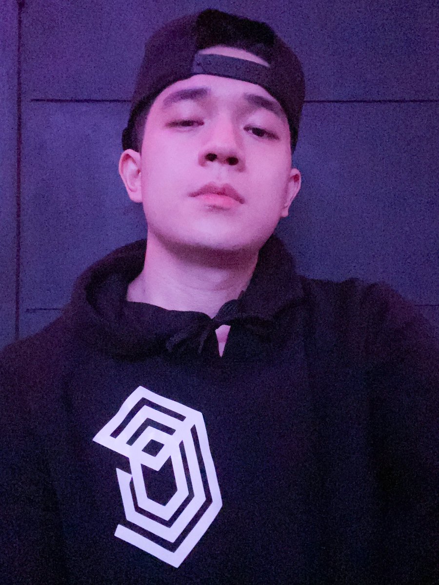 _Edricgo's tweet photo. https://t.co/EjJ5uvaZmq

Chois nandito na yung merch! You can order now on shopee! 🔥 @ShyrBalagtas31 ❤️ https://t.co/cAhrrTdcAn