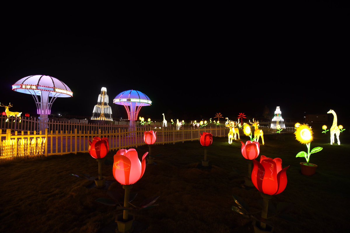 Hon’ble Prime Minister  @narendramodiinaugurates A unique Unity Glow Garden and Dynamic Dam Lighting in kevadia near  #StatueofUnity. 18/n