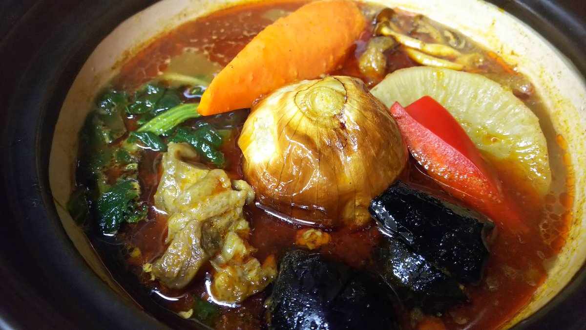 インドカレー天竺 11月前半の今月のカレーは 牛すじプルプル煮込みとまるごとオニオン素揚げスープカレーになります 柔らかく煮たコラーゲンが豊富な牛すじと丸ごと素揚げして甘味をぎゅっと閉じ込めたオニオンのコンビです オニオンはご注文が入ってから インドカレー天竺 11月前半の今月のカレーは 牛すじプルプル煮込みとまるごとオニオン素揚げスープカレーになります 柔らかく煮たコラーゲンが豊富な牛すじと丸ごと素揚げして甘味をぎゅっと閉じ込めたオニオンのコンビです オニオンはご注文が入ってから