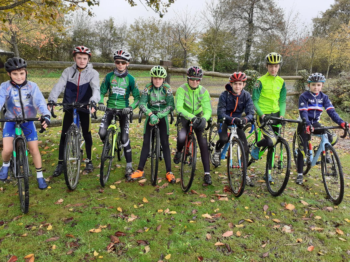 PkLecl's tweet image. Une première pour le club et moi ! L'organisation de 2 stages de 2 jours de #cyclocross pour les jeunes des clubs @FFCyclisme de la région. 15 licenciés de 6 clubs ont participé 👍
Au programme : Gravel, initiation prépa mentale et techniques. Au top 🔝