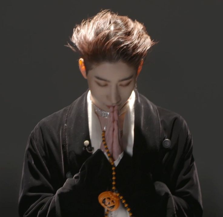 PTC_SHAYN's tweet photo. Shayn.K ❪📷#shynkwyn❫ • Instagram Update :

Hello! Halloween 
สวัสดีตอนเย็นๆครับ🎃 https://t.co/VKYSa0qYUk