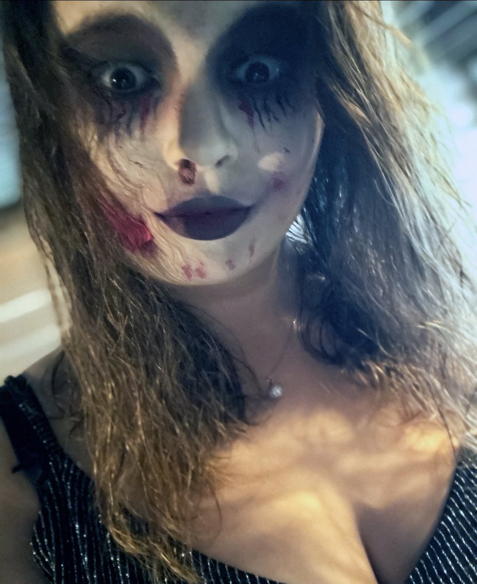 flickerofmarais's tweet image. Me untalented and bored 🙃
 #LPMakeUpComp