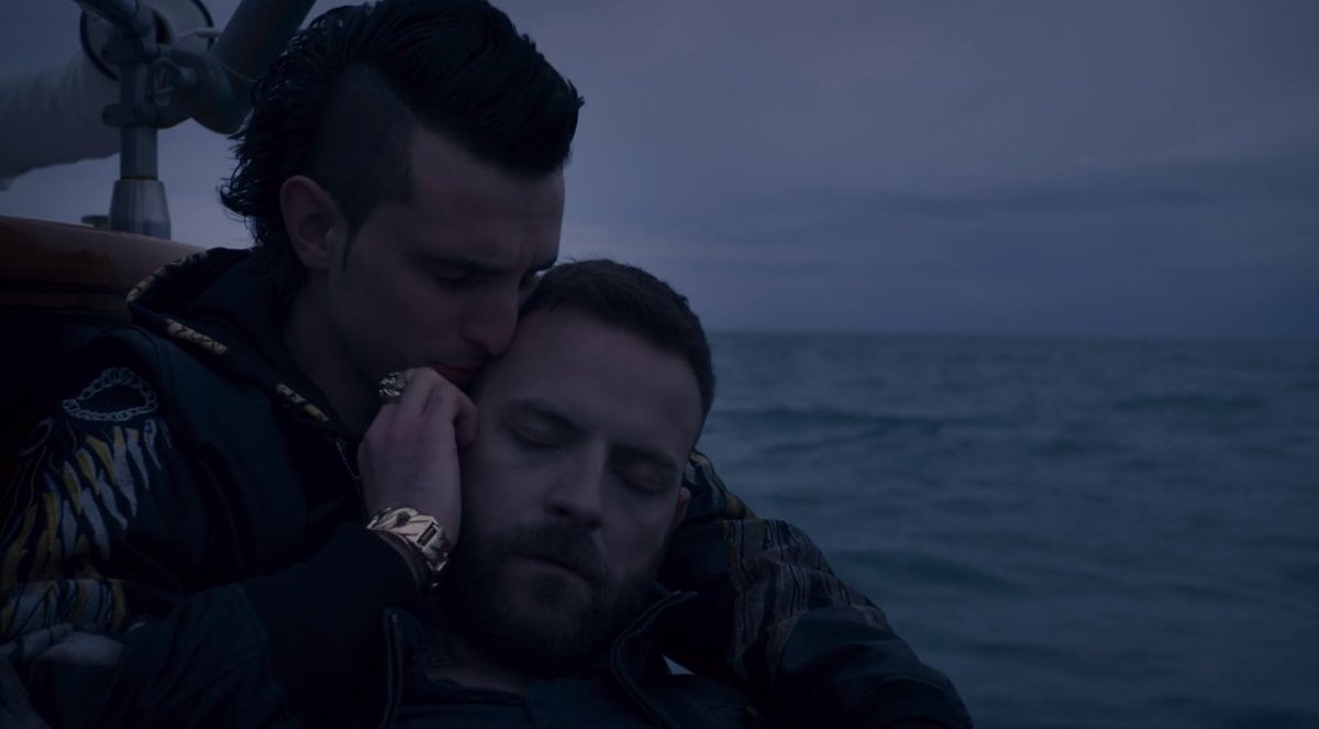 dcapriophoenix's tweet photo. MA IO CHE DEVO FARE #Suburra https://t.co/cM28b311wf