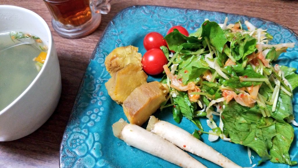 meg_moi's tweet photo. キムチ和えサラダ
大根の塩麹漬け
焼き芋
カルディのディルスープ
大根やばめなおいしさ
そんなディナー
#もいめし #モイメシ #moi #moicca #カルディ #カルディさまさま #キムチ #漬け物 #発酵好き https://t.co/eSACVe4vN9