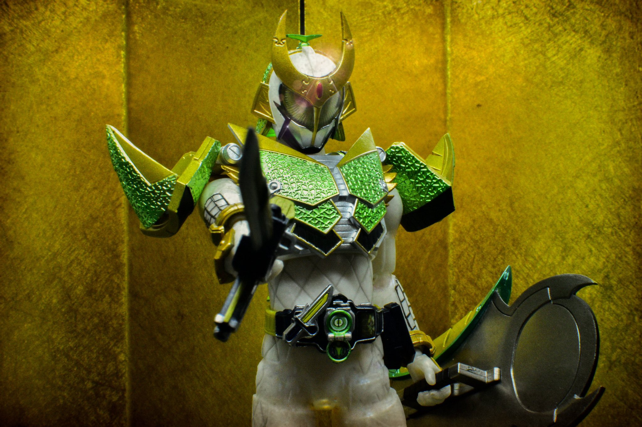 Tlあきひ R 仮面ライダー鎧武のopの斬月を再現したから見てほしい カッコよすぎるやろ Shフィギュアーツを初めて購入しました T Co 5o2eljfn Twitter