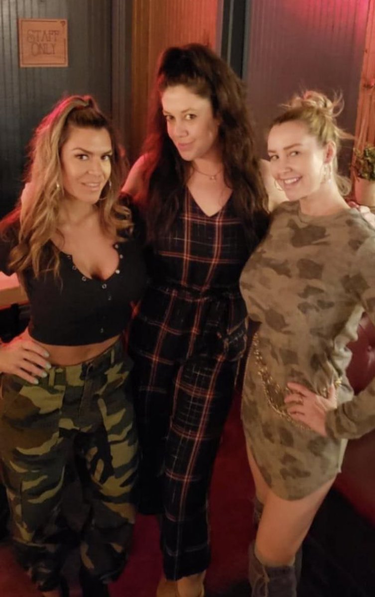 Part_Time_Bro's tweet image. We started a new comedy show right before the pandemic started....

We might be back NYC 🤷🏻‍♀️🤭🤗