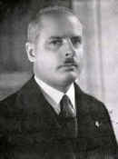 A third occupant of the car is Umberto Puppini (photo), Mayor of Bologna. The visit is drawing to a close & everything seems to have gone well but events are about to take a dramatic turn. At 5.40 p.m. Mussolini's car reaches the junction of via Rizzoli with via Indipendenza >>11