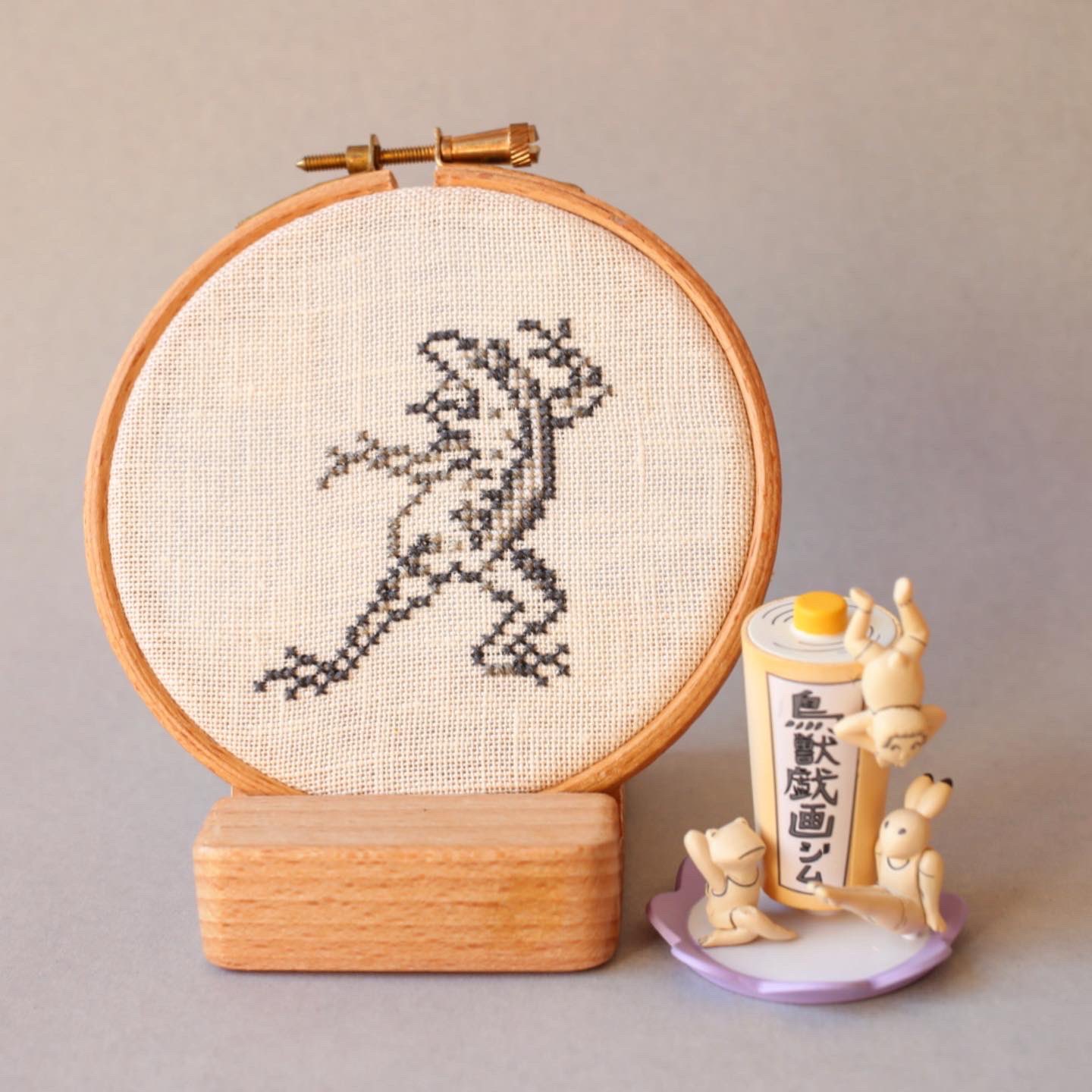 衝立 戸塚刺繍 二枚折 鳥獣戯画の図-www.pradafarma.com