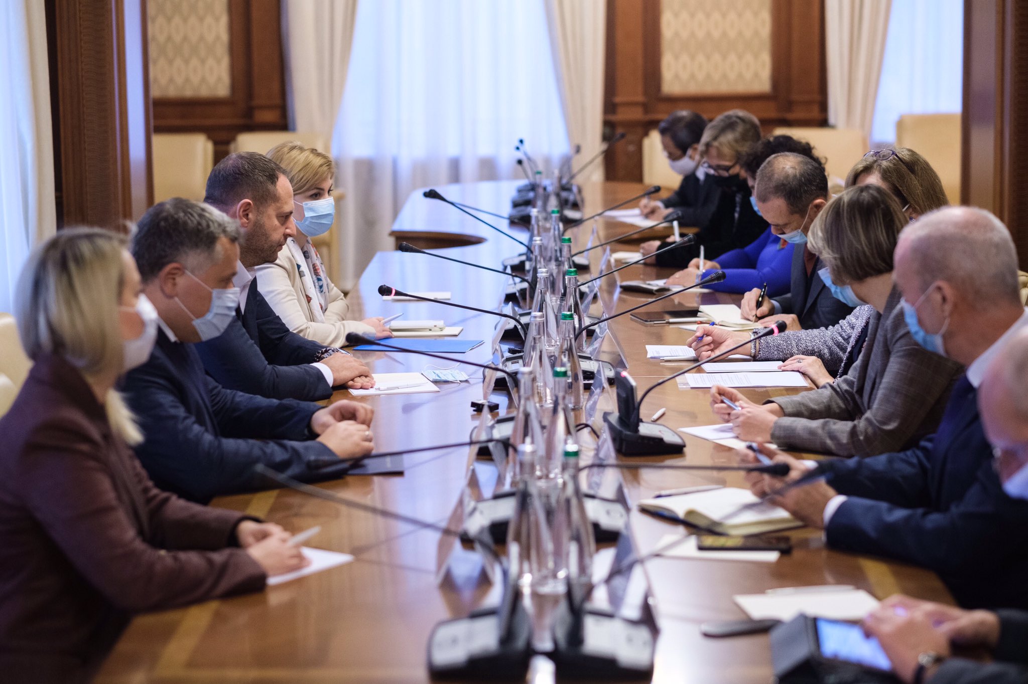 Рішення про оновлення складу Конституційного Суду угоджено з ЄС і послами G7, - Арахамія - Цензор.НЕТ 7501