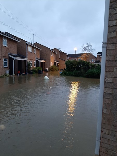 DWFireControl's tweet photo. We are currently dealing with large scale flooding due to a burst water main in Haydon Wick. Please avoid the area. @wiltshirepolice have implemented a road closure at the bottom of Thames Avenue. Expected to be for some time. https://t.co/hVJ66dXc2z