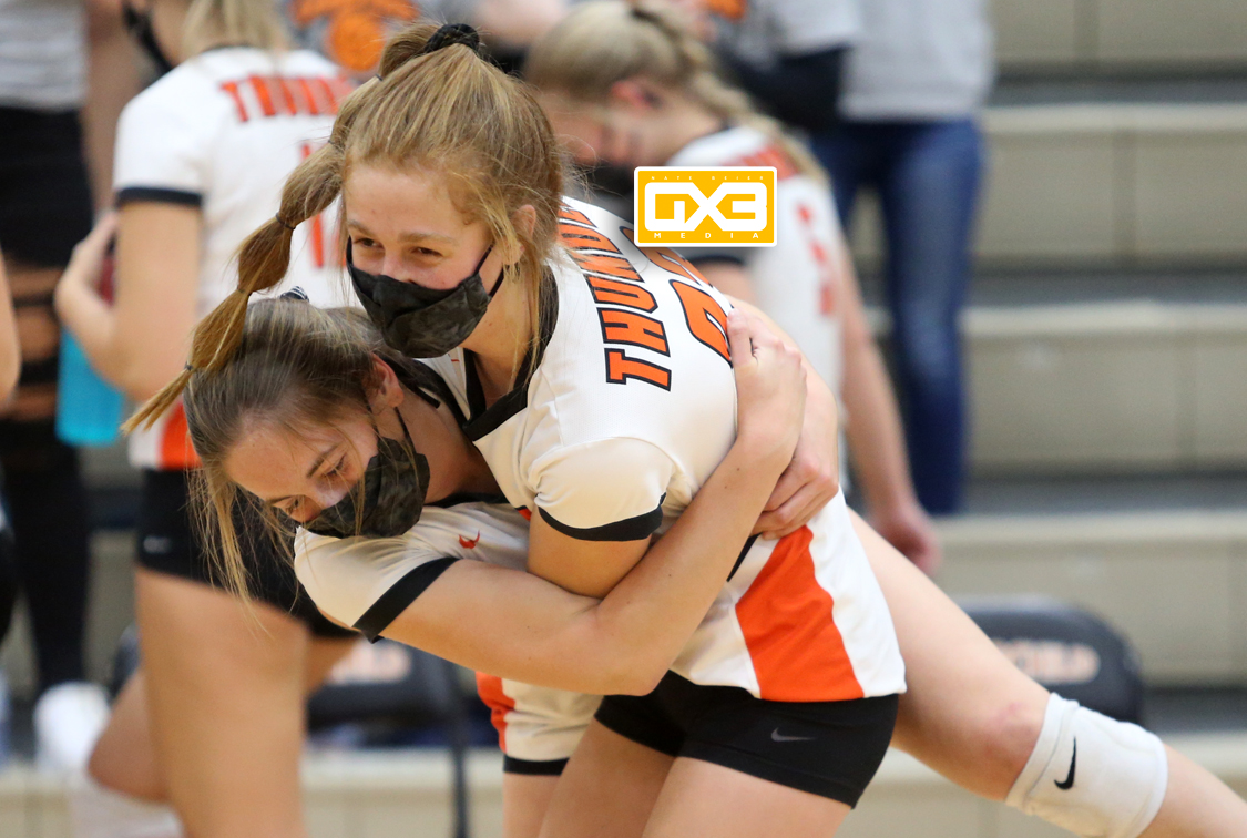 NBGX3Media's tweet photo. 10-29-20 The Osseo-Fairchild VB team defeated Mondovi 3-1 Thurs. night to advance to Sat.'s D3 sectional final against C-FC for a chance to go to state. #ofthunder https://t.co/oxg9TPe0Mt