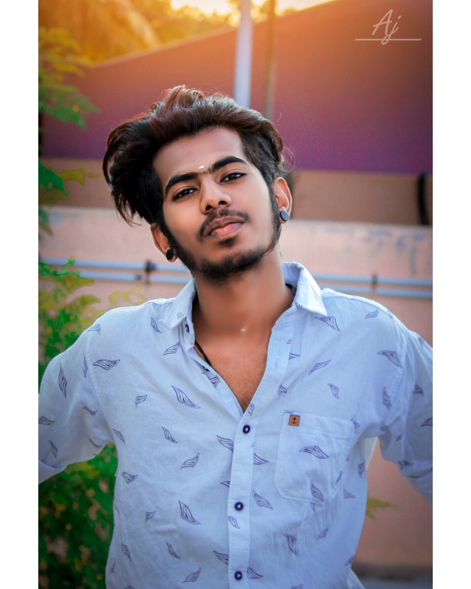 Manoj23435995's tweet photo. குத்தீட்டி⚔️ மேல பாஞ்சாலும்
கொய்யால கீழ👇சாஞ்சாலும்
வெத்தான 🤡ஆளா நானும்
ஆக மாட்டேன் மூச்சே போனாலும்😎🔥 #manoj_mm_ #aswinchelam #artistsoninstagram #csk #chennaisuperkings #trichy_boy #model #tiktok_india #actor #dhanushfan #trendy #armurugadoss #thalabathy #modalinda https://t.co/LOthM9zDaU