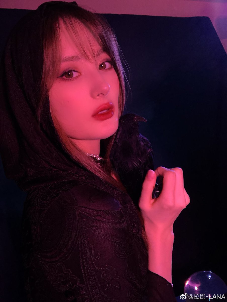 LANA_updates1's tweet photo. 10.31.20 • Weibo • (拉娜-LANA)
(🌙🔮👻📿💕)
#HICC
#Talk_Talk
#拉娜 #лана
#LANA #라나
#LUMINOUS
@Hicc_LANA
#LANA_TALKTALk https://t.co/cX4cpoQZ01