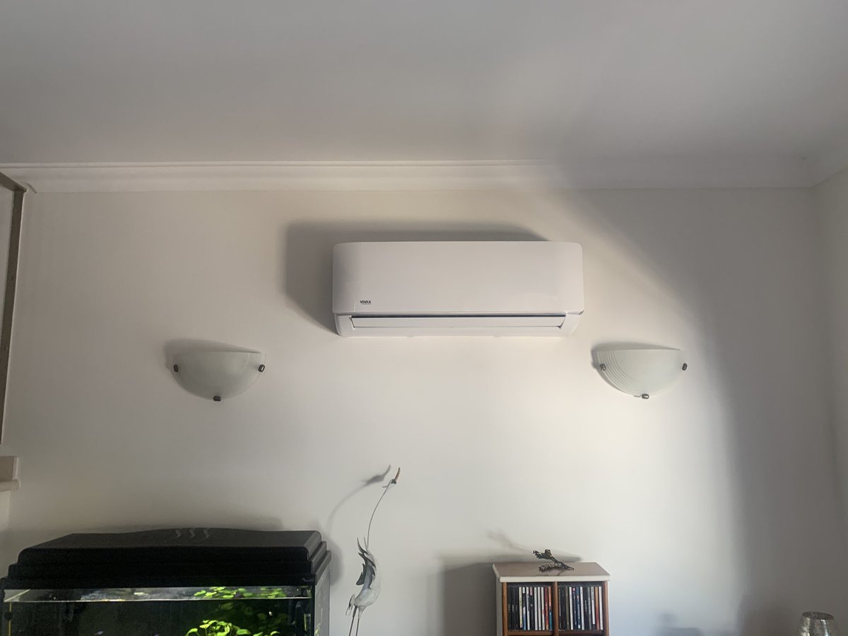 Jasonadams1970's tweet photo. https://t.co/FUxVCowVwo                  For sale brand new energy inverters heating and cooling https://t.co/1OJR04kSay