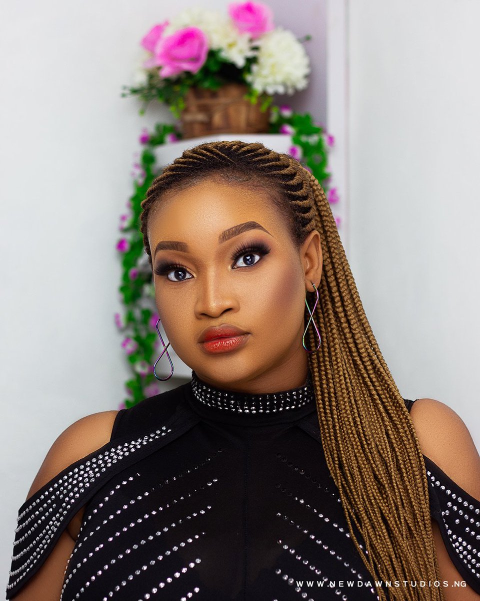 newdawnfoto's tweet photo. G.I.F.T

A quick birthday #portrait for my friend Gift
Happy Birthday dear continue to move from Grace to Grace
Portrait @gi.f.ty 
Mua @harahbeautystudio 
📸@newdawnfoto 
#photooftheday #portraitphotography #photography #newdawnfotography #onelightsetup #canonphotographer https://t.co/gUhD5irif1